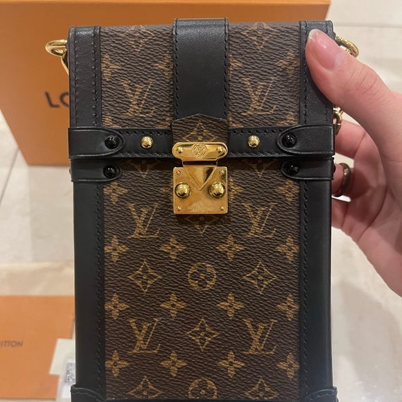 Authentic Louis Vuitton Monogram Pochette trunk vertical bag - Picture 3 of 5